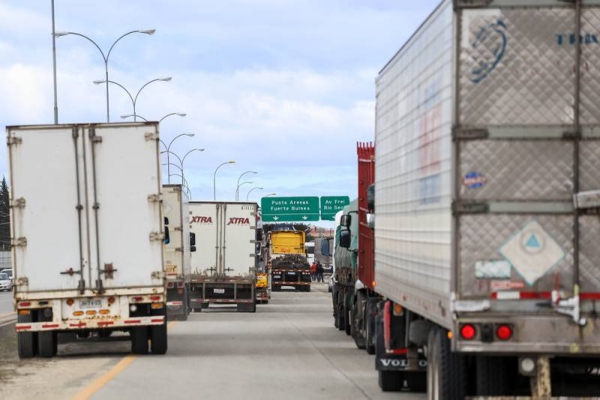 Transportistas de Carga estudian movilizaciones ante alza del diésel